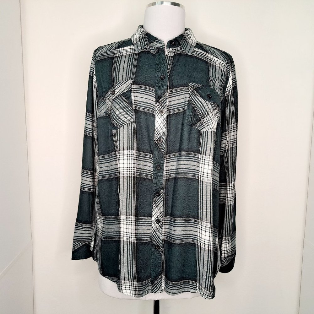 Torrid Women Shirt Plaid Green/White Long Sleeve Size 0 (L/12)
